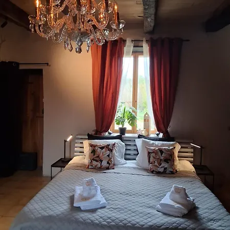Maison Du Saint Cirque 4*