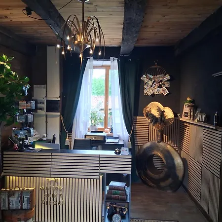 Maison Du Saint Cirque 4*