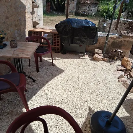 Maison Du Saint Cirque 4*